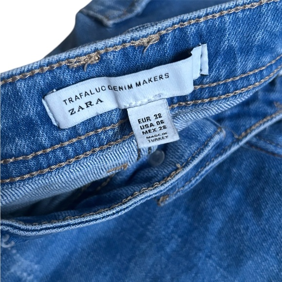 5/25$ ✨ Frayed Hem Zara Jeans - Picture 5 of 9